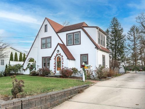 118 Mcloughlin St, Glen Cove, NY, 11542-2363 | Card Image