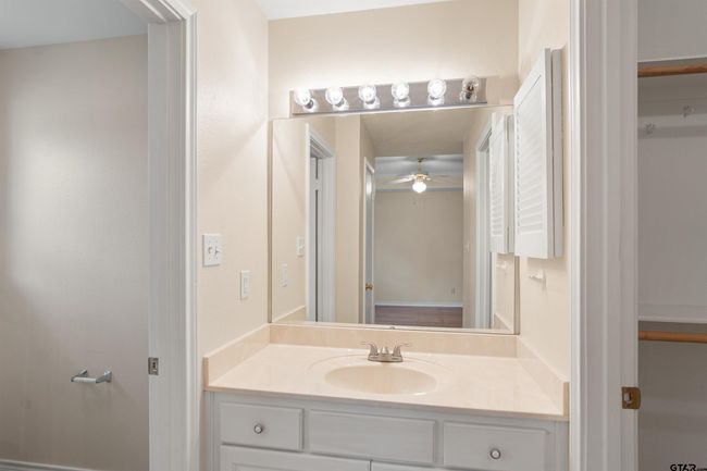 APT-1504 - 5401 Hollytree Dr, Condo with 3 bedrooms, 2 bathrooms and null parking in Tyler TX | Image 19