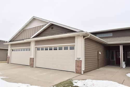 737 E El Dorado Ct Court, Sioux Falls, SD, 57108 | Card Image