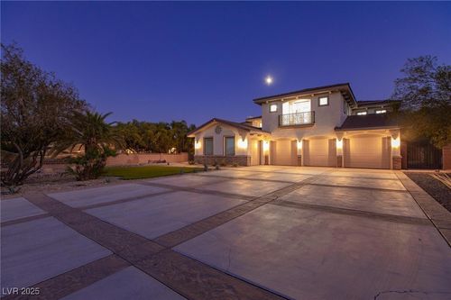8275 W Torino Ave, Las Vegas, NV, 89113-5241 | Card Image