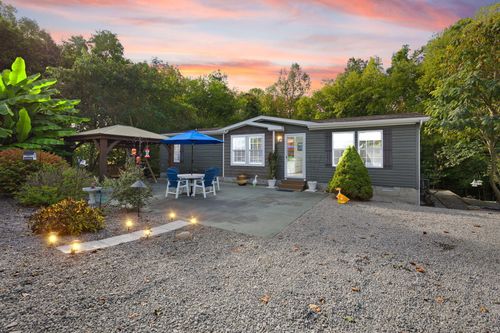 90 Little Lisa Ln, Russell Springs, KY, 42642-8566 | Card Image