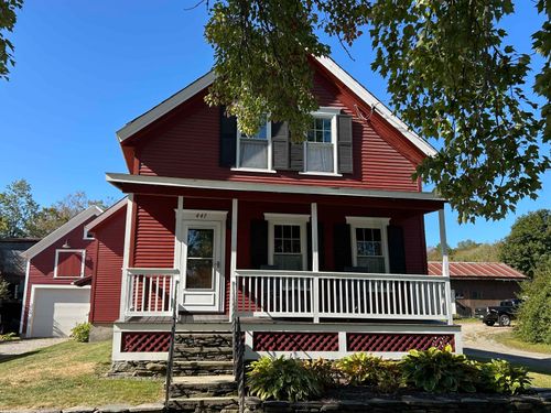 447 Elm St, Chester, VT, 05143-9347 | Card Image