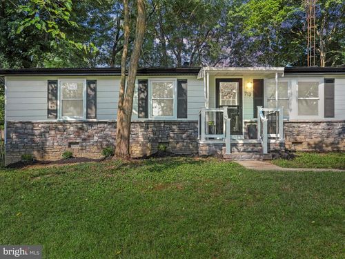 713 Morgan St, MARTINSBURG, WV, 25401-1801 | Card Image
