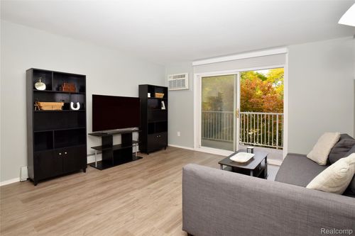 apt-c7-4909 Crooks Rd, Royal Oak, MI, 48073-1245 | Card Image