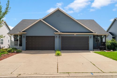 637 Garfield Ave, Evansville, WI, 53536-1067 | Card Image