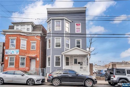 90 Park Ave, Paterson, NJ, 07501-2223 | Card Image