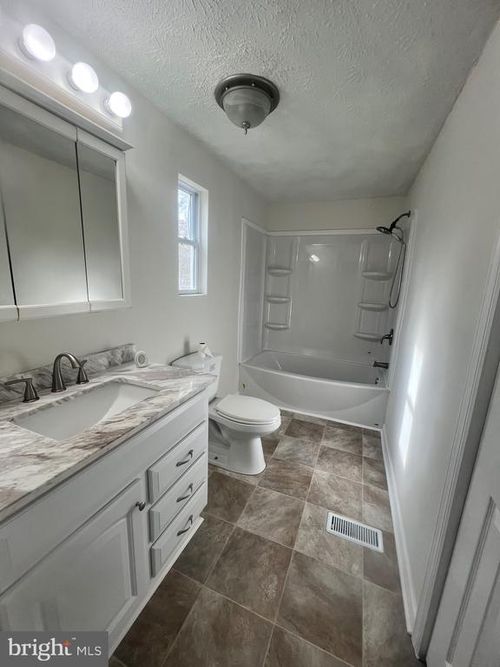 321 Fern Road, Millville, NJ, 08332 | Card Image