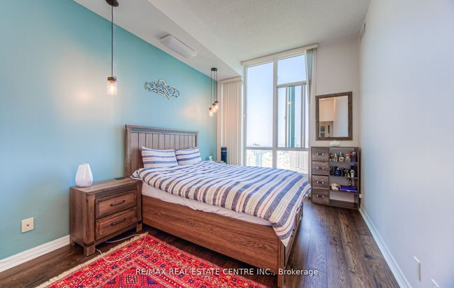 3303 - 220 Burnhamthorpe Rd W, Condo with 2 bedrooms, 2 bathrooms and null parking in Mississauga ON | Image 5