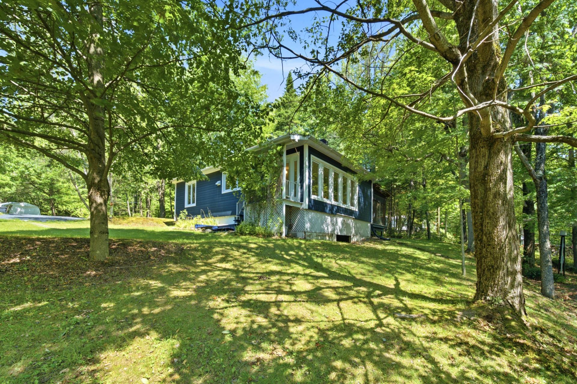 Residential in Saint-Georges-de-Windsor 5