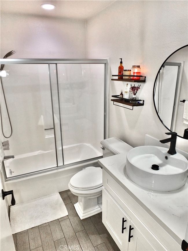 Bathroom #2 | Image 16