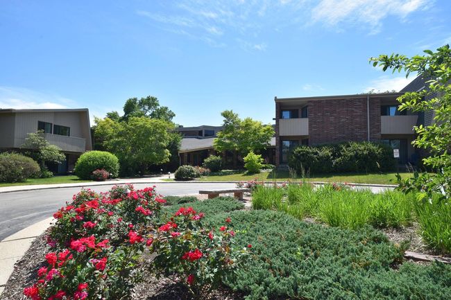 234 - 425 W Willow Court, Condo with 2 bedrooms, 2 bathrooms and null parking in FOX POINT WI | Image 28