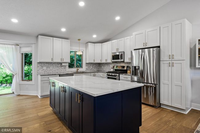 10069 Fox Run Rd, House other with 4 bedrooms, 3 bathrooms and null parking in Woodbury MN | Image 9