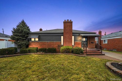 31229 Share St, Saint Clair Shores, MI, 48082-1465 | Card Image