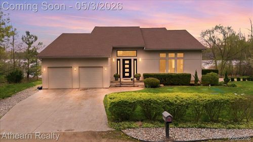 11677 Old Hamburg Rd, Whitmore Lake, MI, 48189-9167 | Card Image
