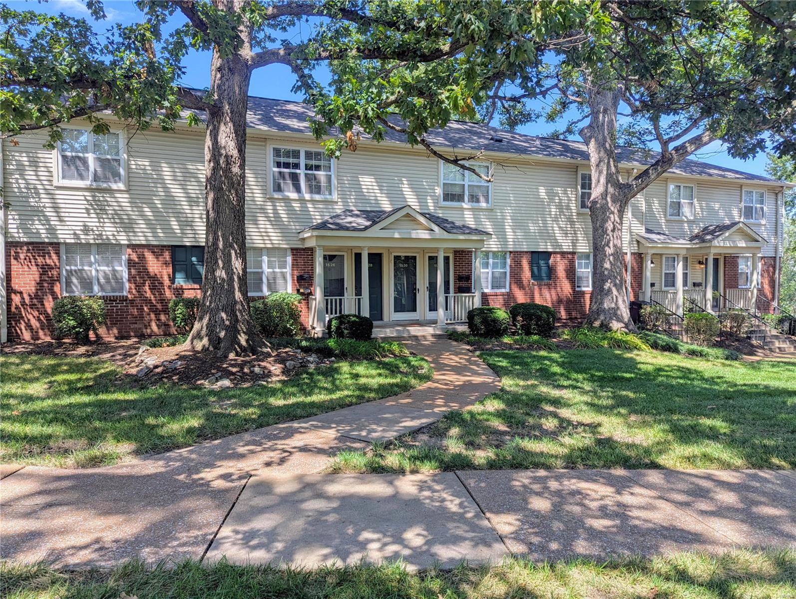 Swallow Dr, Saint Louis, MO 63144