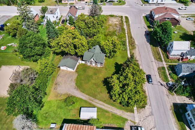 2148 Stisted Rd S, House other with 3 bedrooms, 2 bathrooms and 6 parking in Sprucedale ON | Image 34