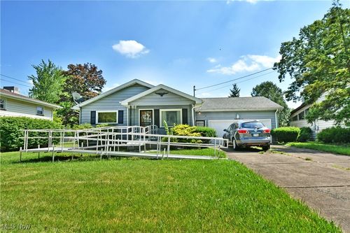 1653 Arthur Dr Nw, Warren, OH, 44485-1804 | Card Image