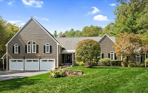 365 Green St, Northborough, MA, 01532-1015 | Card Image