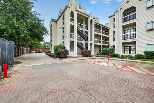 501-4800 W Lovers Ln, Dallas, TX, 75209-3187 | Card Image