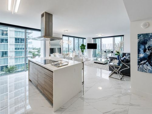 4-1007-300 Sunny Isles Blvd, Sunny Isles Beach, FL, 33160-5638 | Card Image