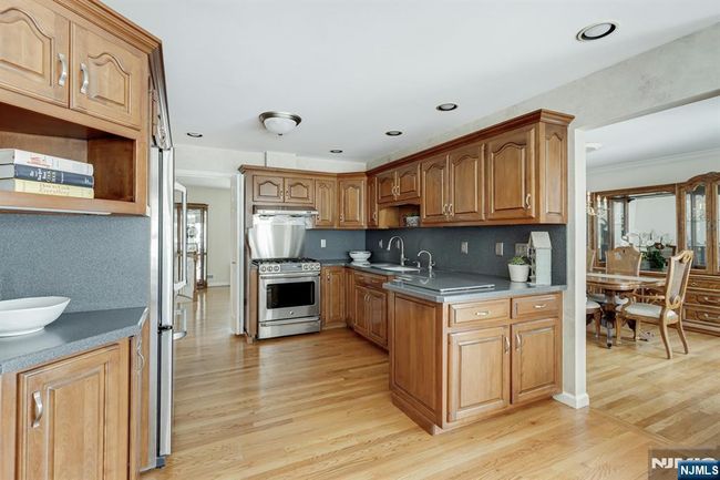 211 Lorraine Dr, House other with 6 bedrooms, 4 bathrooms and null parking in Berkeley Heights NJ | Image 12