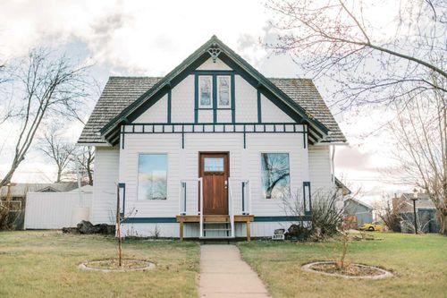 4717 52 Street, Stettler, AB, T4K1J5 | Card Image