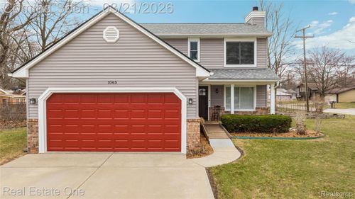 1065 Round Lake Rd, White Lake, MI, 48386-3265 | Card Image