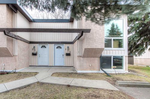 172 Oaktree Lane Sw, Calgary, AB, T2V4E4 | Card Image