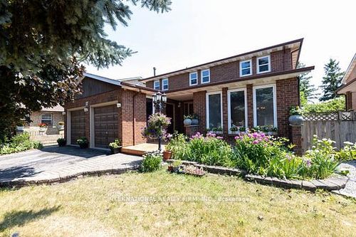 17 Southview Dr, Concord, ON, L4K2K8 | Card Image