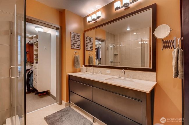 Huge bathroom | Image 14