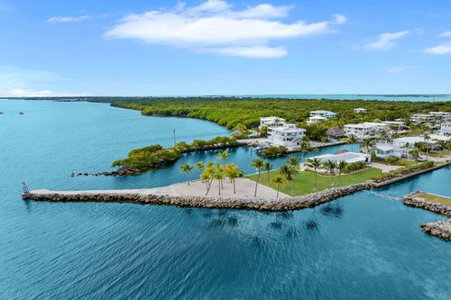 76 Ocean Dr, Key Largo, FL, 33037-4034 | Card Image