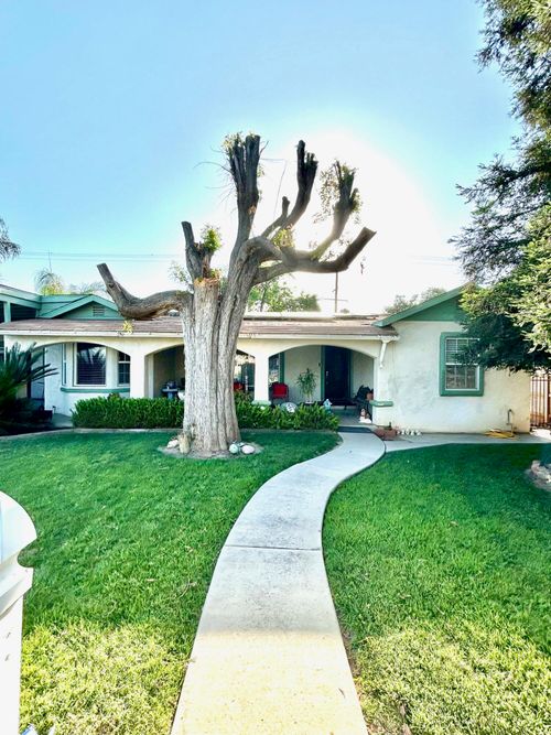 417 S Valencia Blvd, Woodlake, CA, 93286-1717 | Card Image