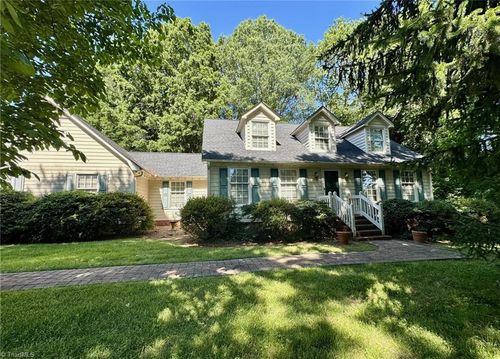 102 Cherokee Dr, Lexington, NC, 27295-8625 | Card Image
