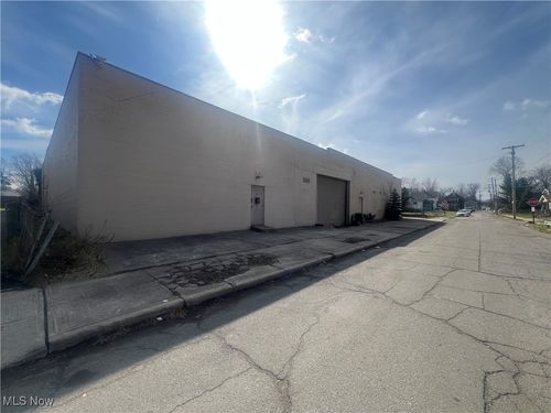 3441 E 76th St, Cleveland, OH, 44127-2016 | Card Image