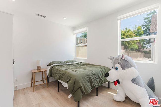 5737 Allott Ave, House other with 6 bedrooms, 6 bathrooms and 2 parking in Sherman Oaks CA | Image 36