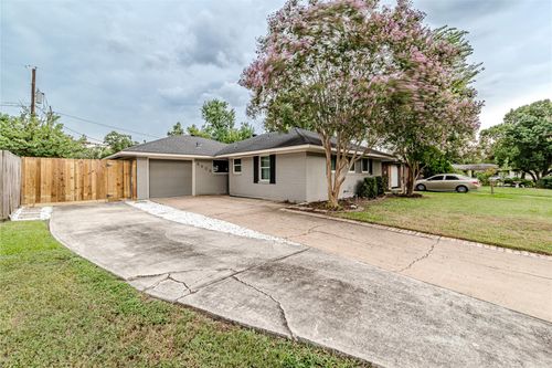 4606 Nina Lee Ln, Houston, TX, 77092-5315 | Card Image