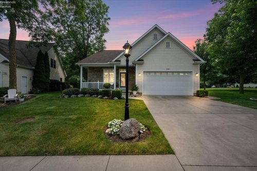 133 Cottage Cove Dr, Marblehead, OH, 43440-3103 | Card Image