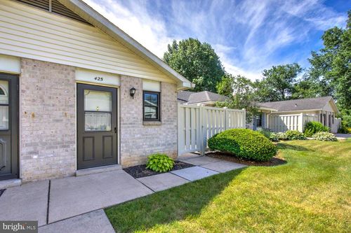 425 Valleybrook Dr, LANCASTER, PA, 17601-4643 | Card Image