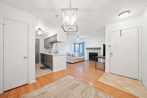 5412-1307 Willoughby Ln, Arlington, TX, 76011-2923 | Card Image