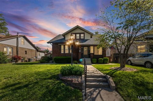 200 S Douglas Ave, Belleville, IL, 62220-3806 | Card Image