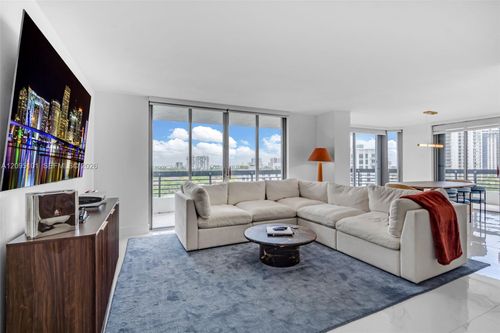 1205-3500 Mystic Pointe Dr, Aventura, FL, 33180-2581 | Card Image