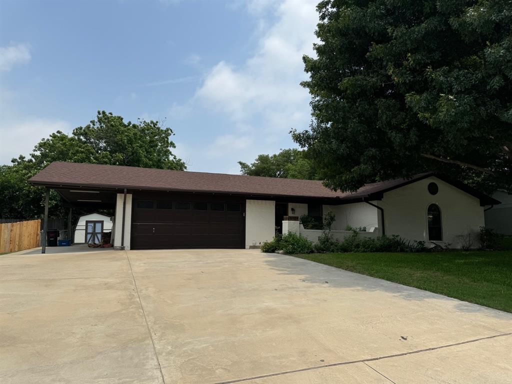 Leland Ln, Benbrook, TX 76126