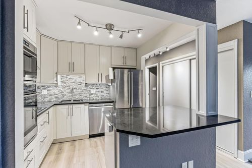 331-1700 Four Oaks Rd, Eagan, MN, 55121-1844 | Card Image