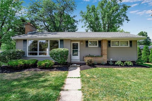 924 Two Rod Rd, Alden, NY, 14004-9573 | Card Image