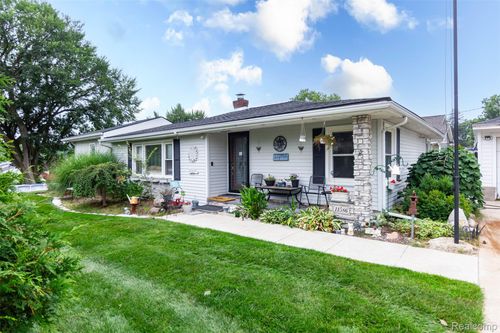 11586 Norway Dr, Hartland, MI, 48353-3437 | Card Image
