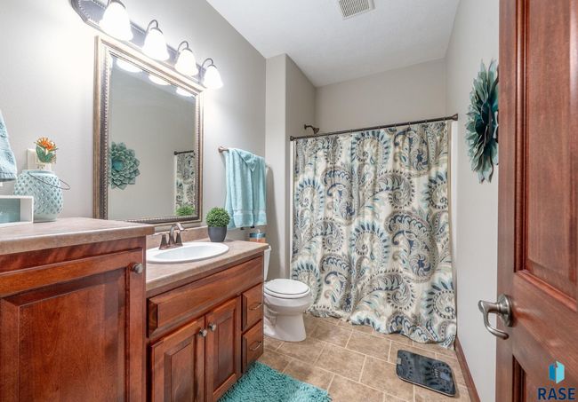 4400 E Aster Cir, House other with 5 bedrooms, 4 bathrooms and null parking in Sioux Falls SD | Image 32