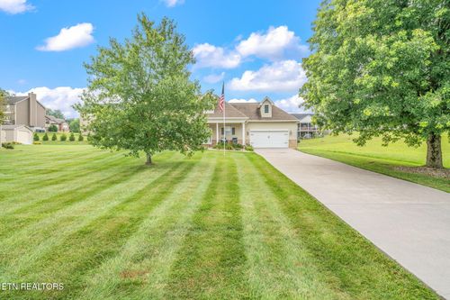 824 Commonwealth Ave, Strawberry Plains, TN, 37871-1109 | Card Image