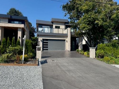 15569 Oxenham Ave, White Rock, BC, V4B2J2 | Card Image
