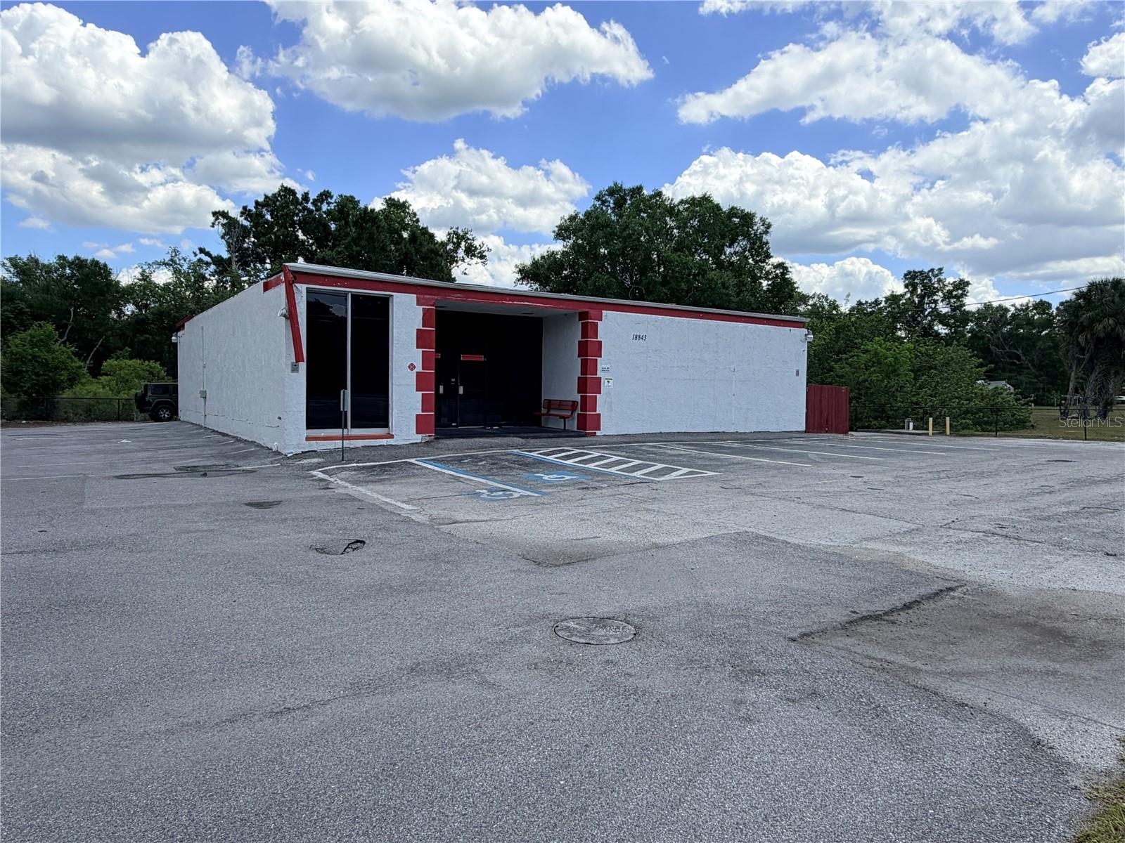 18843 N Us Highway 41, Lutz, FL 33549