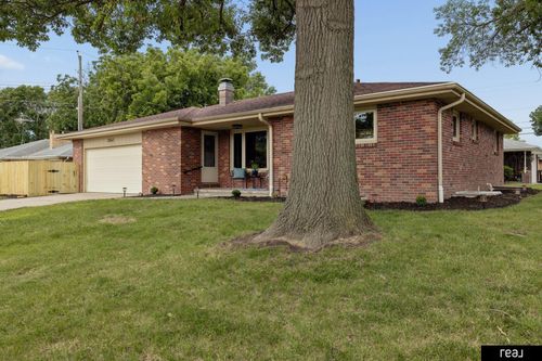 2041 N 77th St, Lincoln, NE, 68505-1447 | Card Image